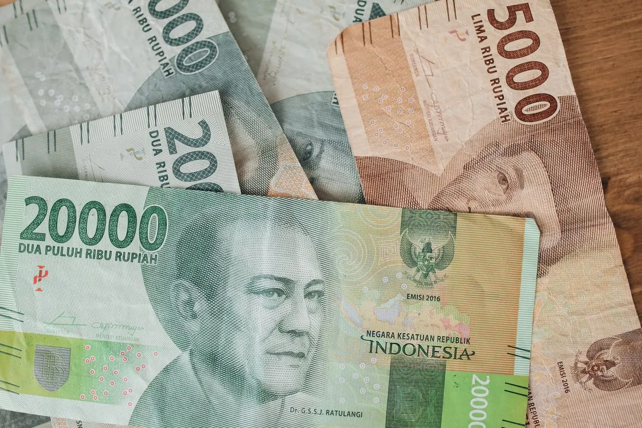 Beragam pecahan uang kertas rupiah